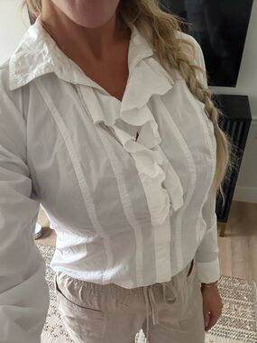 ANTHROPOLOGIE, Pilcro ruffled blouse